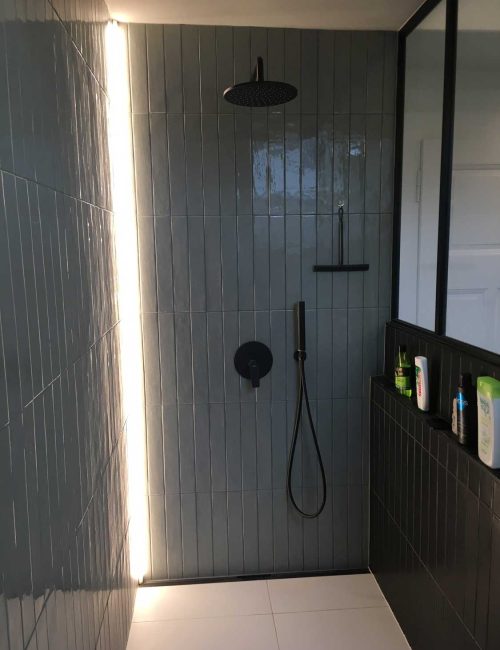 Salle de bain - lumière de douche
